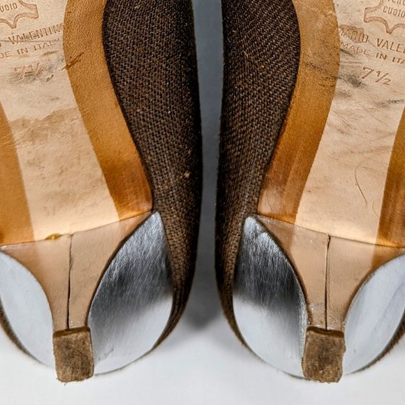 Size 7 1/2 Italian Light Brown Pump with Silver Metallic Heel, Mario Valentino - Picture 11 of 12